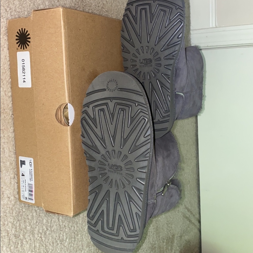 Ugg’s - Picture 3 of 4